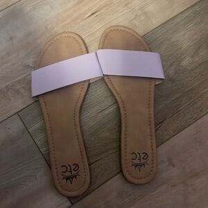 Etc size 10/11 flats. Brand new.